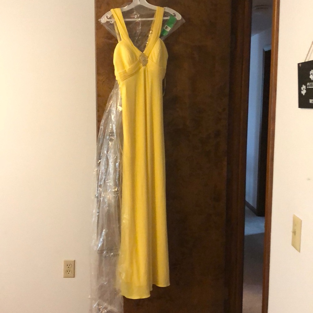 Prom dress - Picture 4 of 4